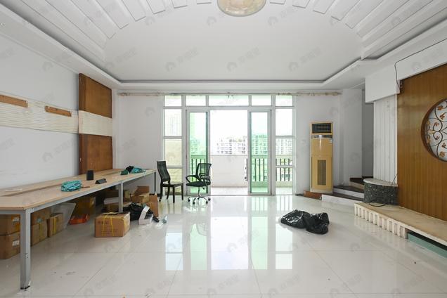 北京南北7室2厅金山碧水一期雨桐苑7室2厅 | 232.94㎡ | 南 北 | 金山碧水一期雨桐苑高楼层/共9层