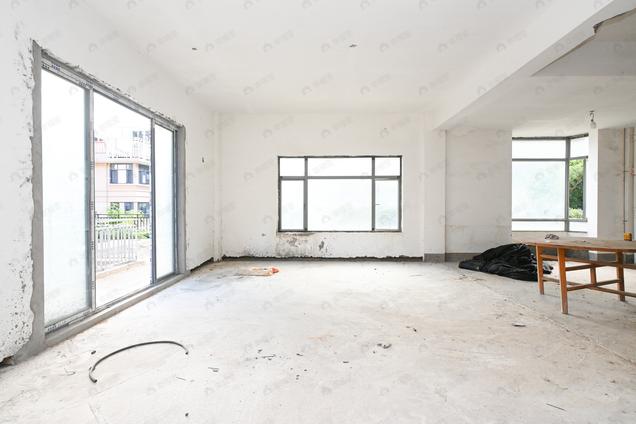 北京东南北8室5厅鼓山壹号8室5厅 | 496.81㎡ | 东 南北 | 鼓山壹号低楼层/共1层