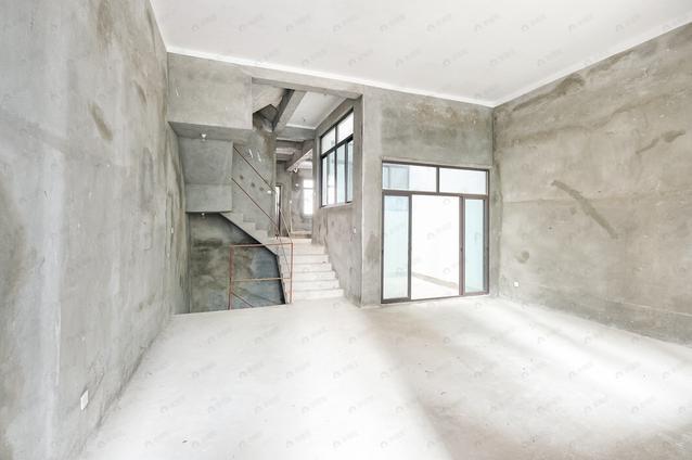 北京东南北5室3厅阳光理想城丹宁顿小镇5室3厅 | 233㎡ | 东 南北 | 阳光理想城丹宁顿小镇低楼层/共1层