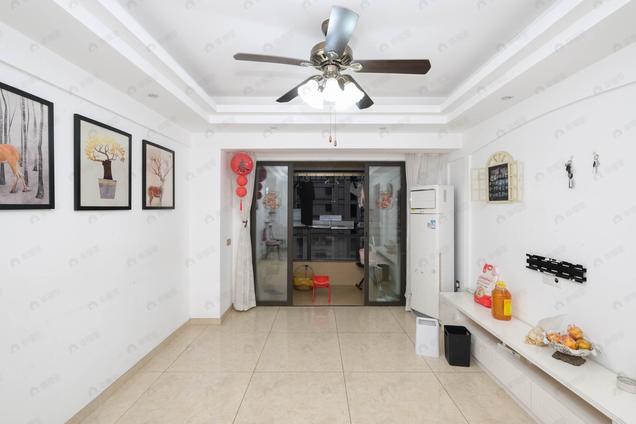 北京南西北3室2厅保利香槟国际3室2厅 | 91.18㎡ | 南 西北 | 保利香槟国际低楼层/共36层