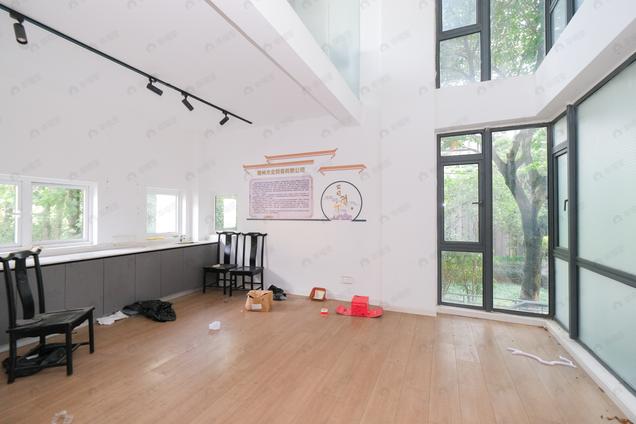 北京东5室2厅泰禾红树林B区5室2厅 | 198㎡ | 东 | 泰禾红树林B区低楼层/共1层