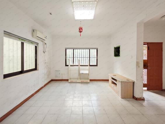 北京东南北5室3厅金桥花园一期别墅5室3厅 | 216.93㎡ | 东 南北 | 金桥花园一期别墅低楼层/共1层