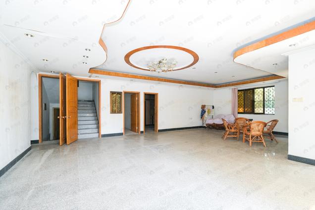 北京东南北7室2厅富豪山庄7室2厅 | 388.4㎡ | 东 南北 | 富豪山庄低楼层/共1层