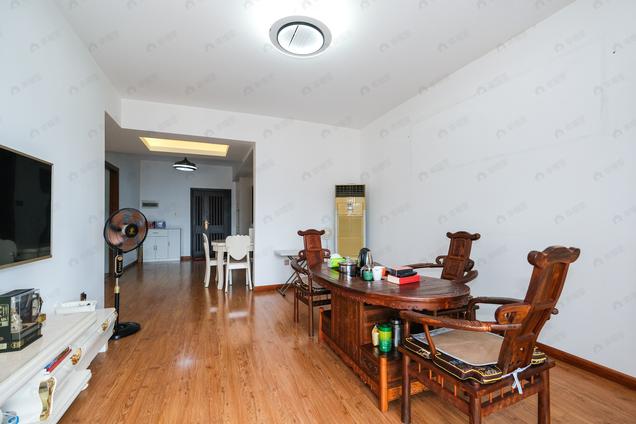 北京南3室2厅世茂御龙湾3室2厅 | 95㎡ | 南 | 世茂御龙湾高楼层/共32层