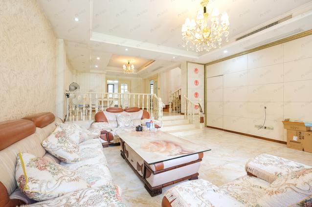 北京南5室3厅阳光理想城丹宁顿小镇5室3厅 | 305.69㎡ | 南 | 阳光理想城丹宁顿小镇低楼层/共2层