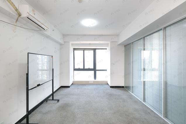 北京东1室1厅世欧王庄世欧广场1室1厅 | 39.15㎡ | 东 | 世欧王庄世欧广场中楼层/共56层