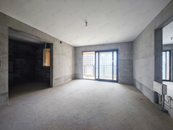 北京南北4室2厅中庚香开长龙4室2厅 | 145㎡ | 南 北 | 中庚香开长龙中楼层/共24层