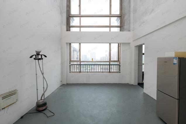 北京东南4室2厅融信大卫城B区4室2厅 | 132㎡ | 东 南 | 融信大卫城B区高楼层/共16层