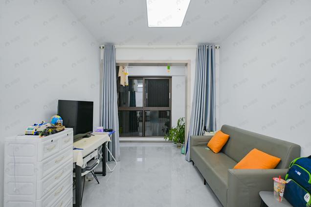 北京南3室2厅蓝光玖榕台A区3室2厅 | 77.44㎡ | 南 | 蓝光玖榕台A区高楼层/共20层