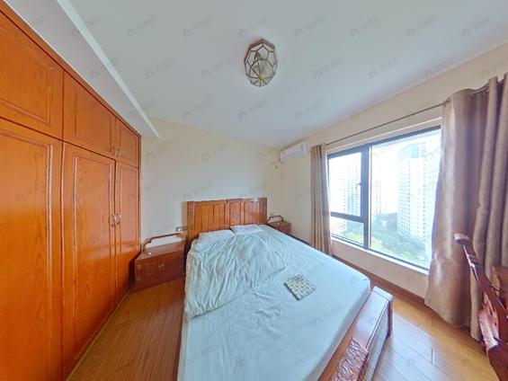 北京南4室2厅世欧上江城A区4室2厅 | 151.8㎡ | 南 | 世欧上江城A区中楼层/共26层