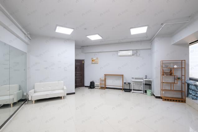 北京东北1室0厅世欧王庄世欧广场1室0厅 | 58.18㎡ | 东 北 | 世欧王庄世欧广场低楼层/共56层