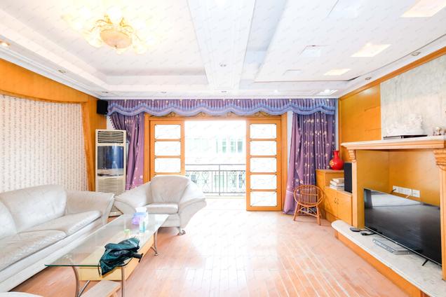 福州南北6室2厅实达温泉花园6室2厅 | 205.36㎡ | 南 北 | 实达温泉花园高楼层/共6层