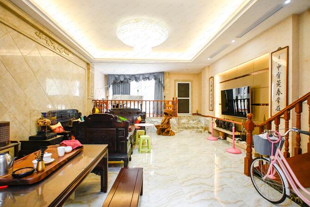 北京南北5室3厅居住主题公园1期桂湖南郡5室3厅 | 251.48㎡ | 南 北 | 居住主题公园1期桂湖南郡低楼层/共1层