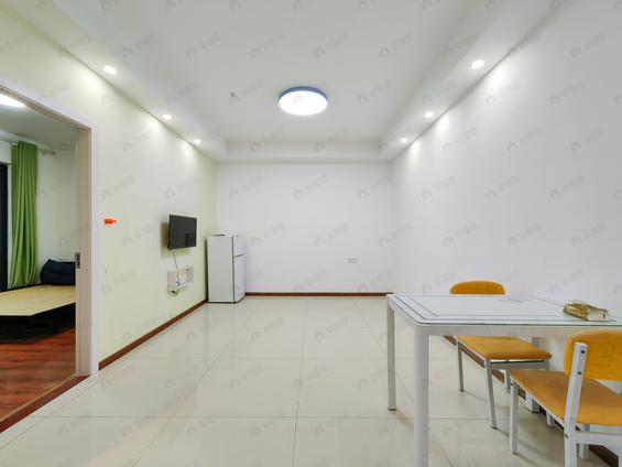 北京南北4室2厅阳光凡尔赛宫B区B24室2厅 | 119.6㎡ | 南 北 | 阳光凡尔赛宫B区B2中楼层/共30层