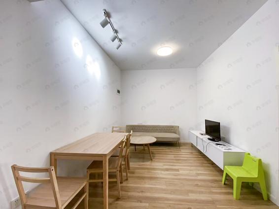 北京东南4室2厅阳光凡尔赛宫B区B24室2厅 | 119.95㎡ | 东 南 | 阳光凡尔赛宫B区B2低楼层/共31层