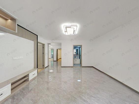 北京排尾路,沿江贴砖社区,居家3房,一梯两户,南北通透3室2厅 | 96.2㎡ | 南 北 | 联邦广场低楼层/共8层