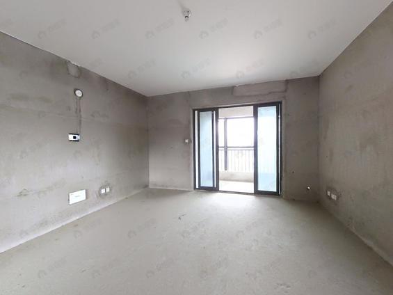 福州纯毛坯4房2017年沿江社区鼓楼区4室2厅 | 152.5㎡ | 南 北 | 金帝天澜低楼层/共30层